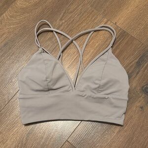 Lululemon Strappy Back Sports Bra Lavender Purple Size 4 Yoga Gym Athleisure